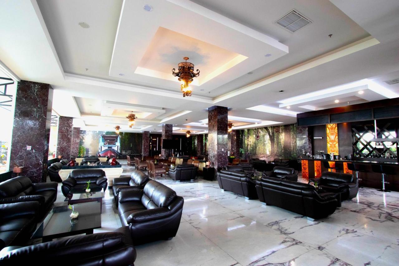 M Bahalap Hotel Palangka Raya Esterno foto