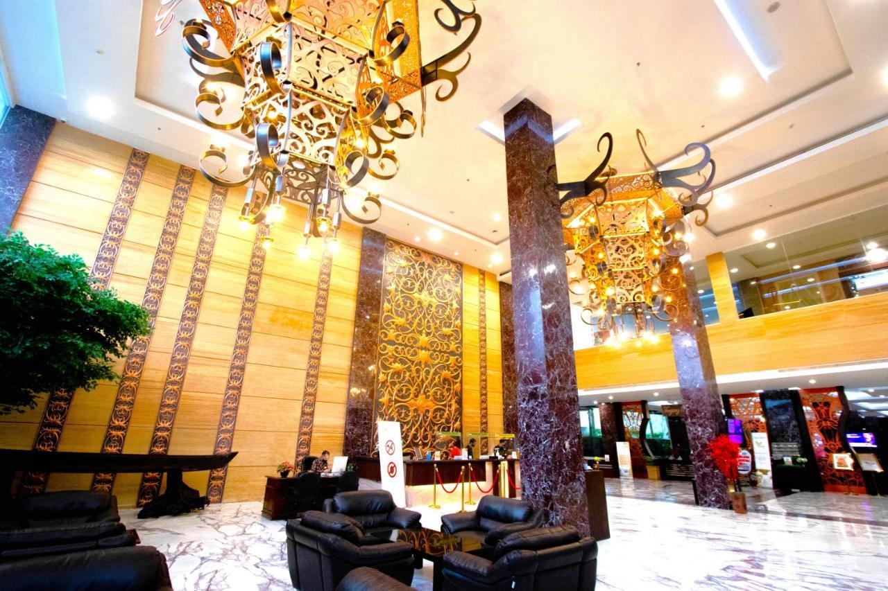 M Bahalap Hotel Palangka Raya Esterno foto